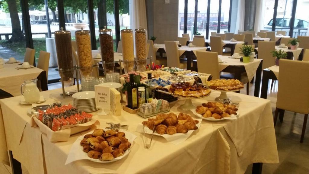 Hotel Fonzari Grado Ngoại thất bức ảnh